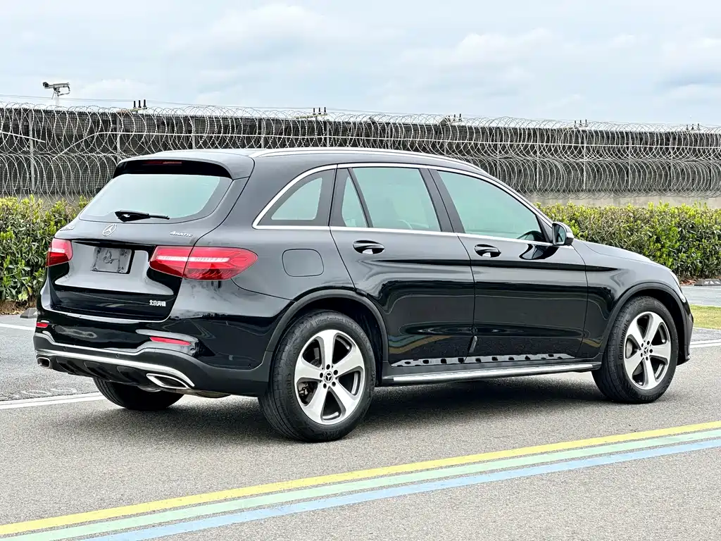 Mercedes-Benz GLC 2017 — фото 7