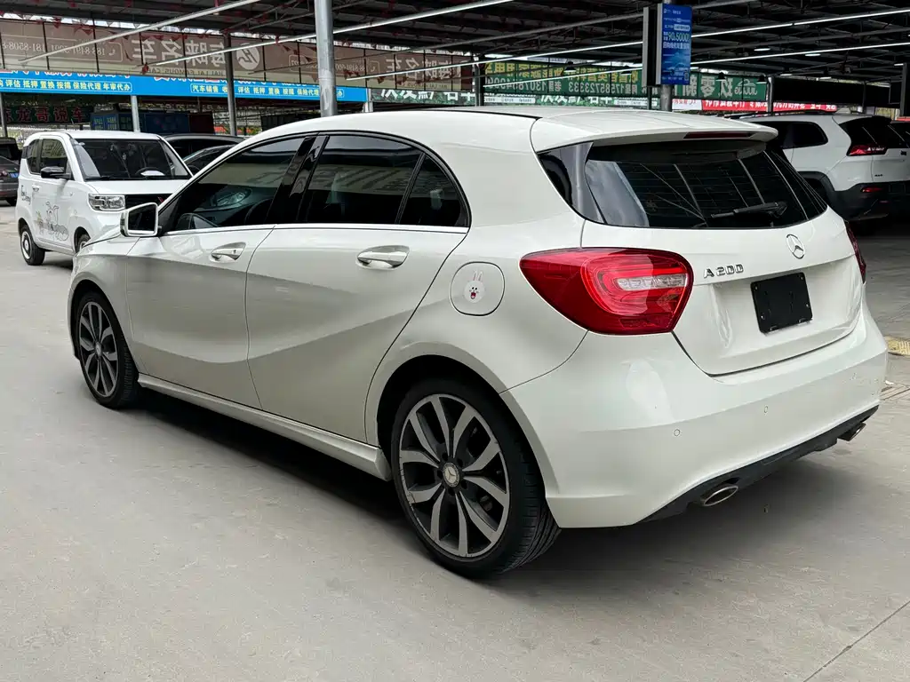 Mercedes-Benz A-Class 2016 — фото 15