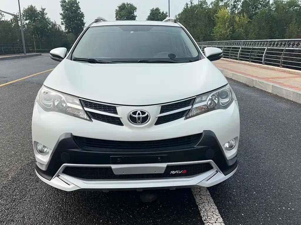 Toyota RAV4 2016 — фото 4