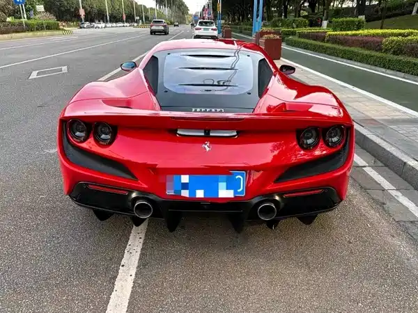 Ferrari F8 2019