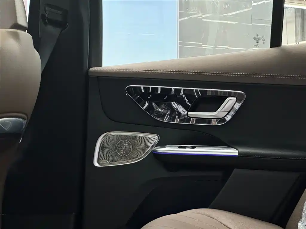 Mercedes-Benz EQE SUV 2025 — фото 10