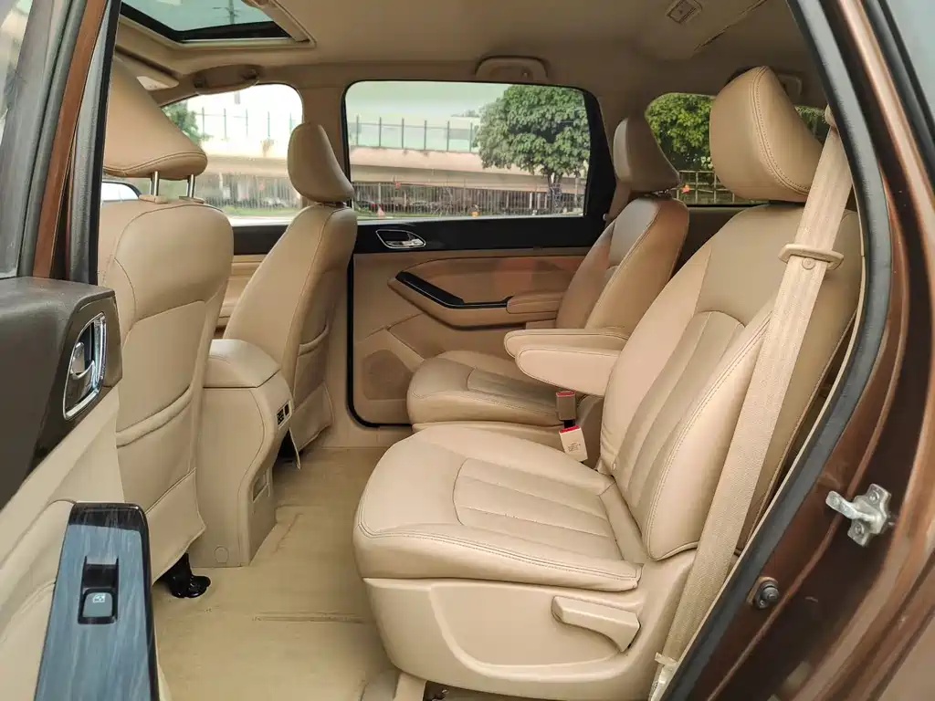 Baojun 730 2015
