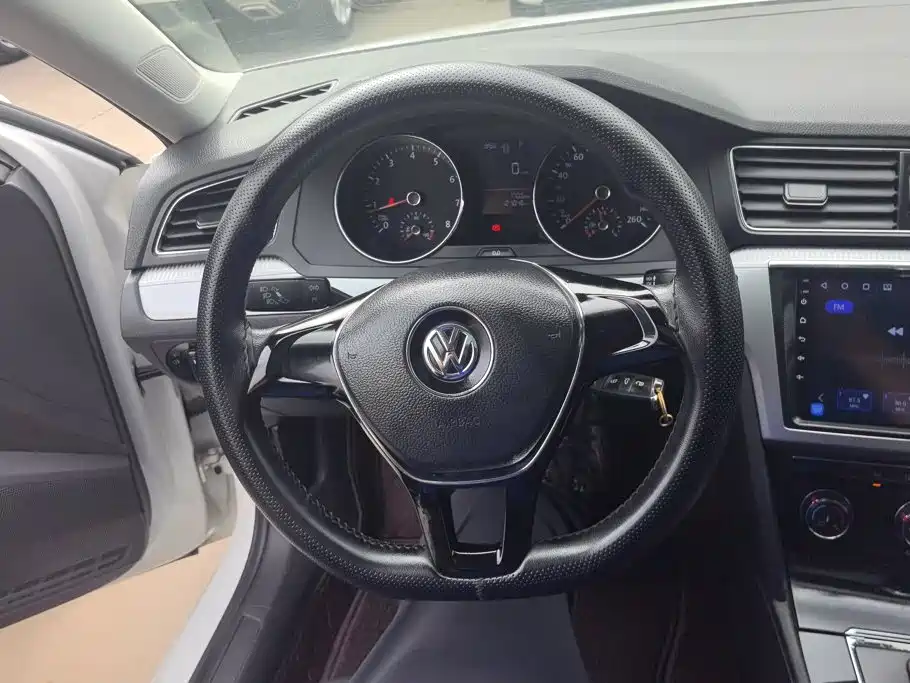 Volkswagen Lamando 2017 — фото 15