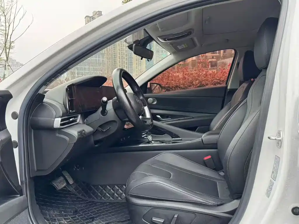 Hyundai Elantra 2021