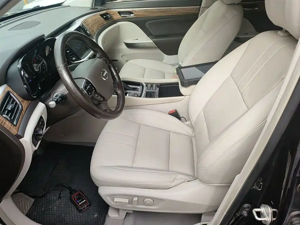 GAC Motor Trumpchi GS8 2018 — фото 15