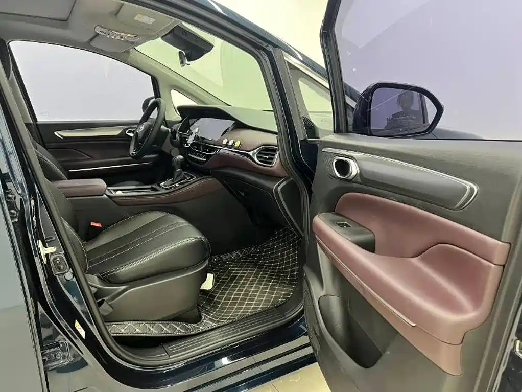 GAC Trumpchi M6 2022 — фото 9