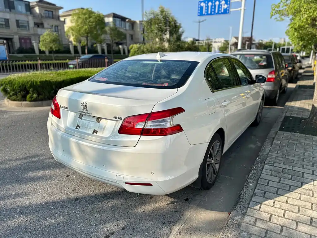 Peugeot 408 2015