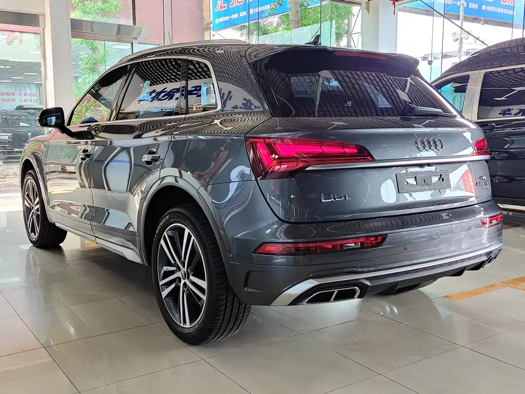 Audi Q5L 2022 — фото 25