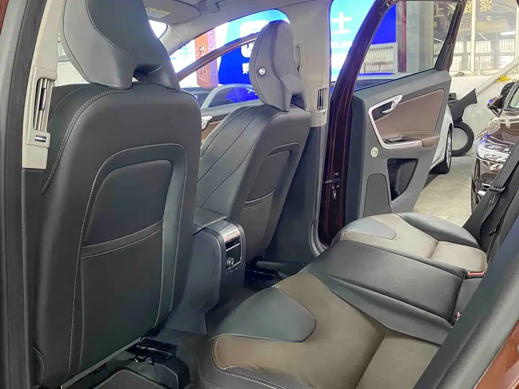 Volvo XC60 2015 — фото 10