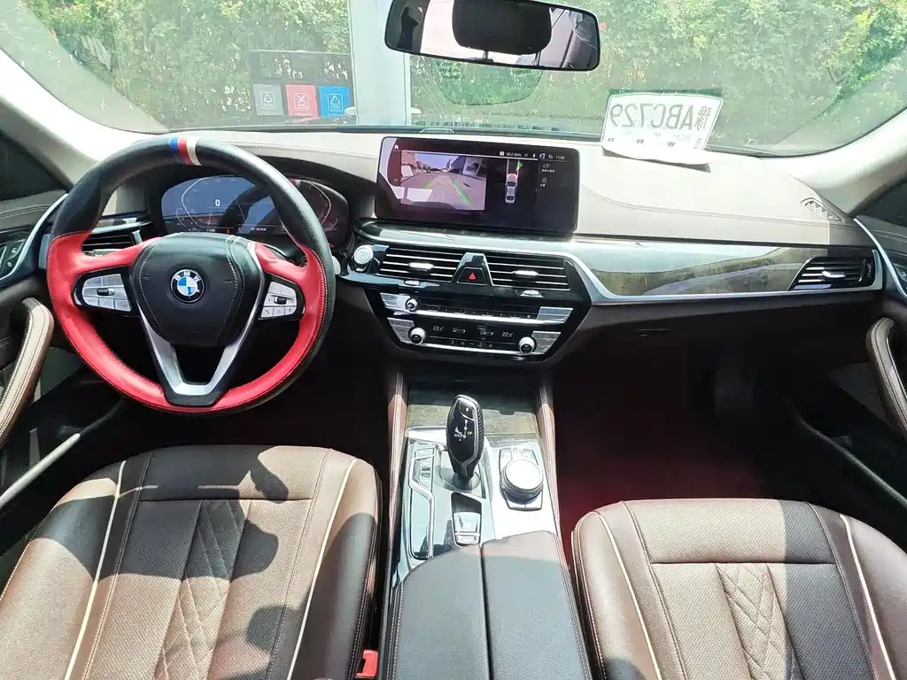BMW 5 Series 2022 — фото 17