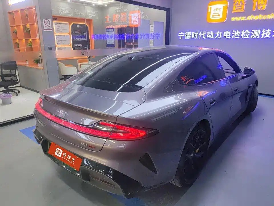 Xiaomi SU7 2024