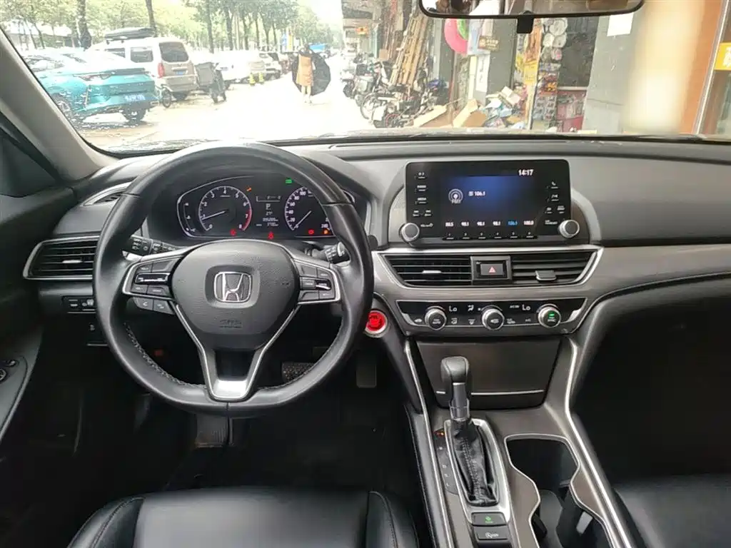 Honda Accord 2018 — фото 10