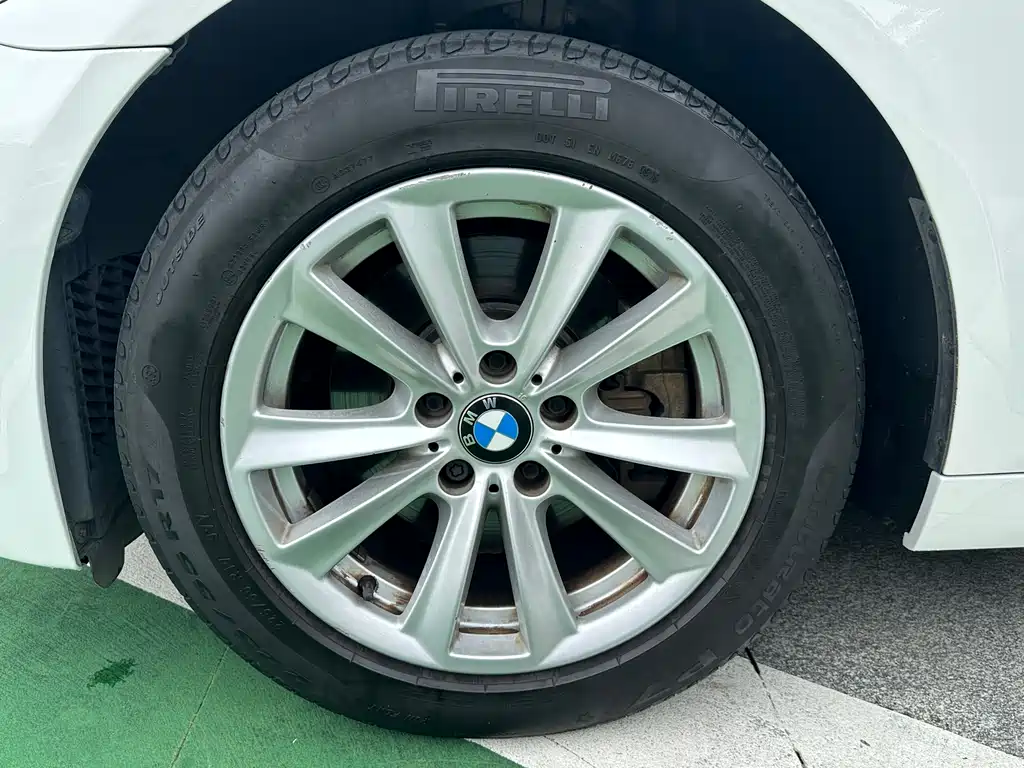 BMW 5 Series 2013 — фото 29