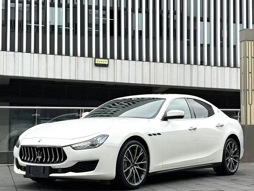 Maserati Ghibli 2021 — фото 1