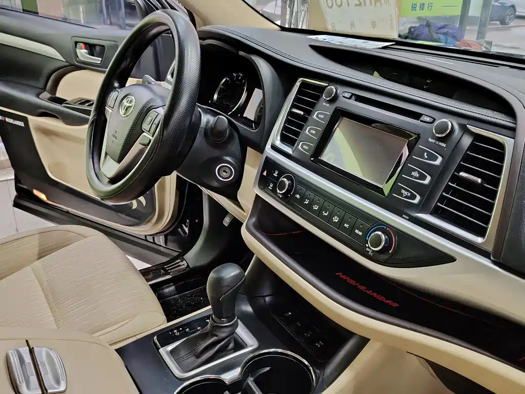 Toyota Highlander 2021 — фото 17
