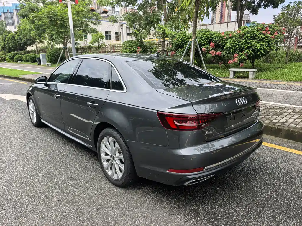 Audi A4L 2019