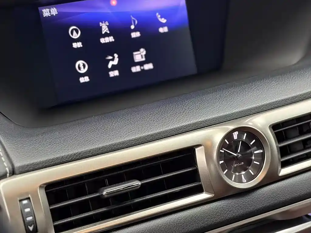 Lexus GS 2017 — фото 11