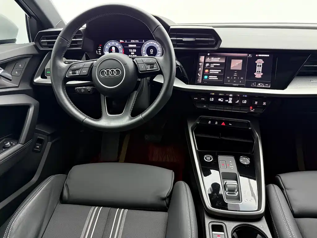 Audi A3 2023 — фото 10