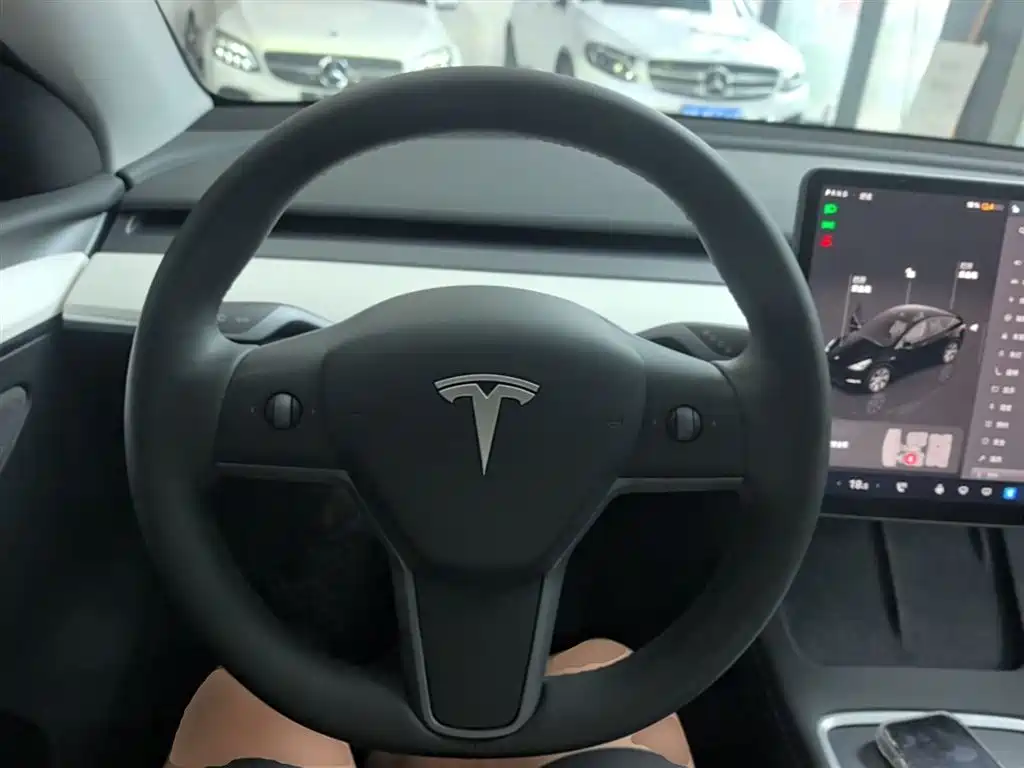 Tesla Model Y 2023 — фото 11