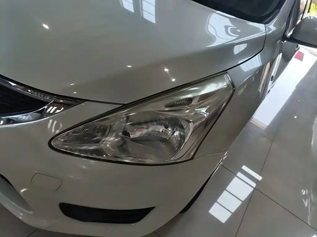 Nissan Tiida 2016 — фото 24
