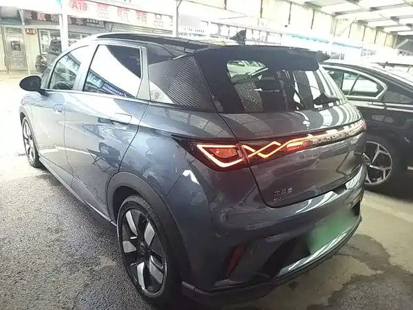 BYD Dolphin 2023