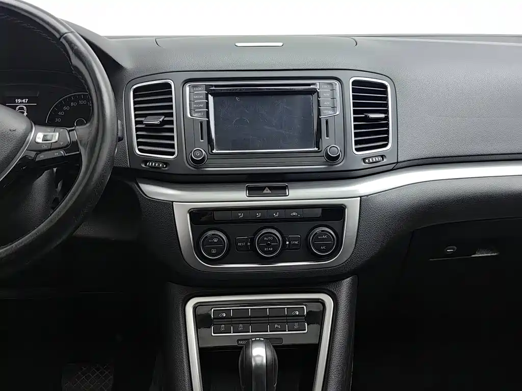 Volkswagen Sharan 2018 — фото 12