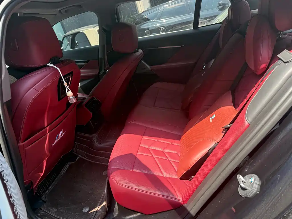 BMW 5 Series 2025