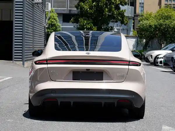 NIO ET5 2023