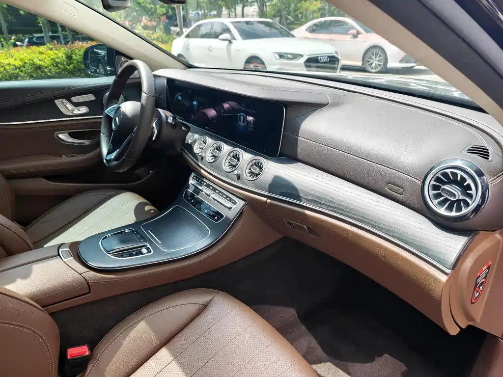 Mercedes-Benz E-Class 2021 — фото 22