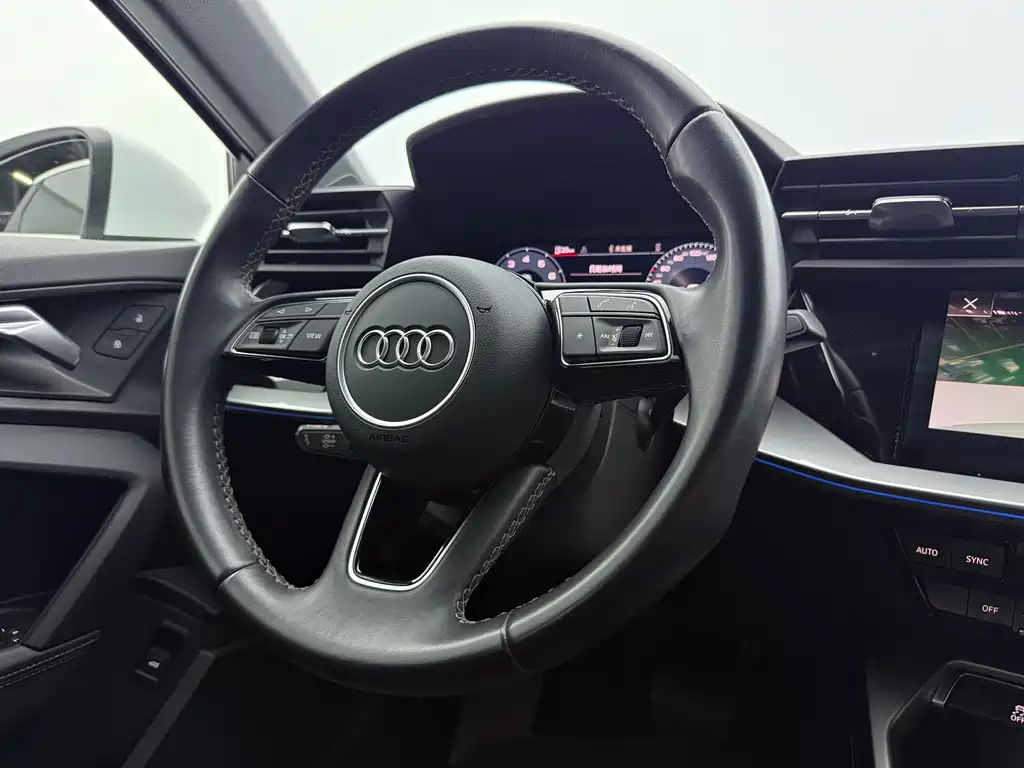 Audi A3 2023 — фото 12