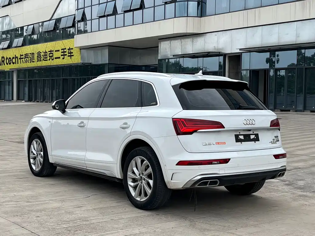 Audi Q5L 2022 — фото 7