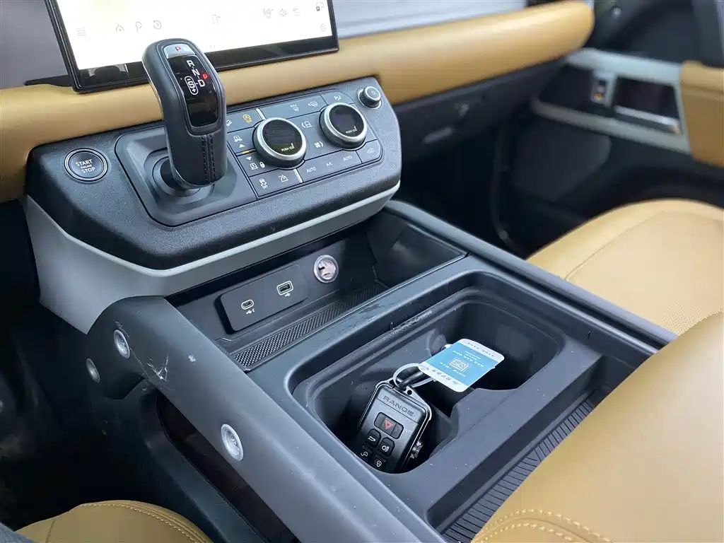 Land Rover Defender 2025 — фото 10