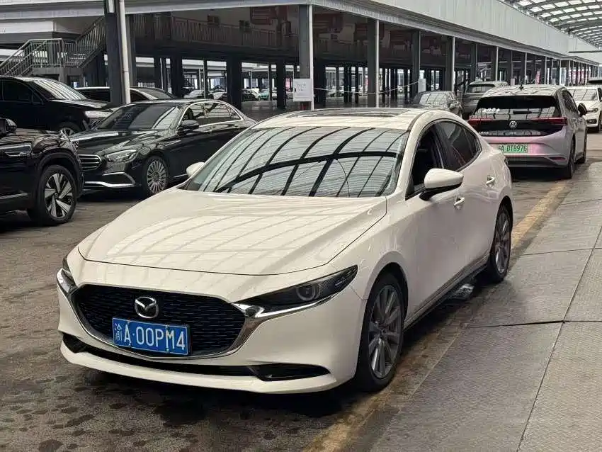Mazda 3 Axela 2025