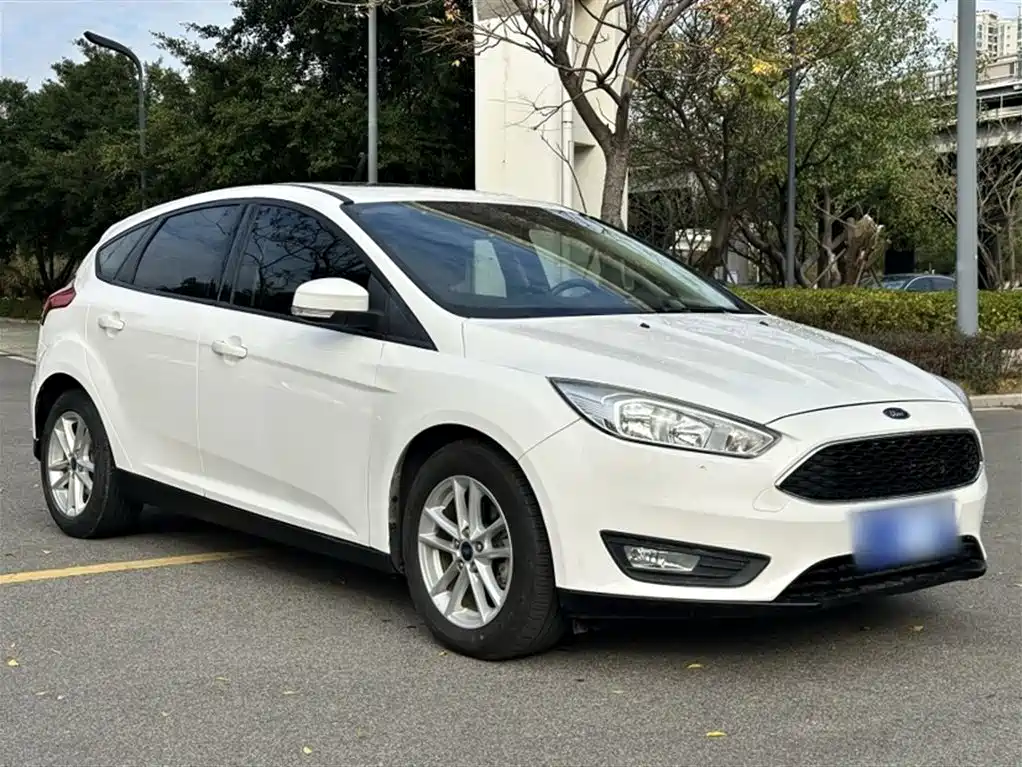 Ford Focus 2019 — фото 22