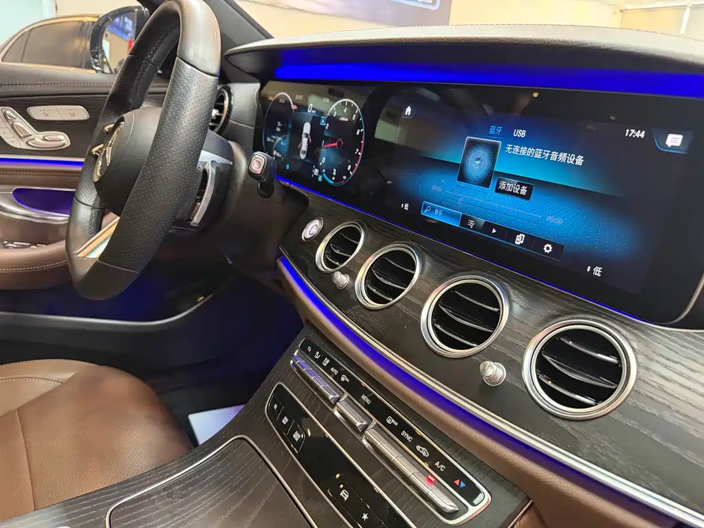 Mercedes-Benz E-Class 2020 — фото 21