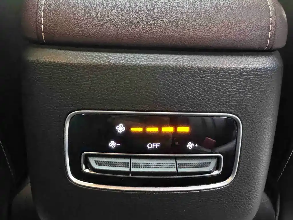 GAC Trumpchi M6 2022 — фото 16