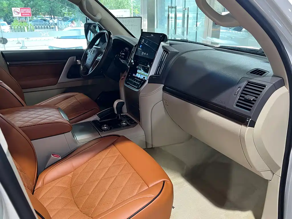 Toyota Land Cruiser 2019 — фото 27