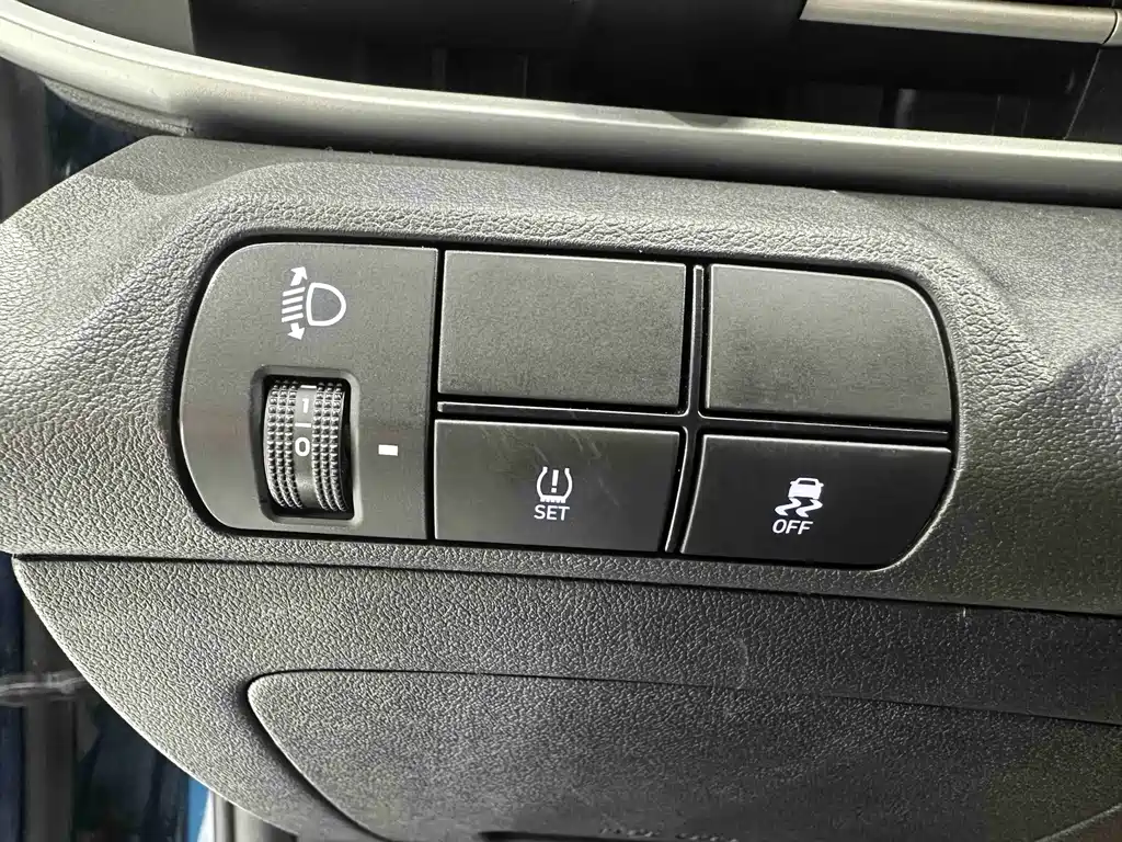 Hyundai Elantra 2023 — фото 10