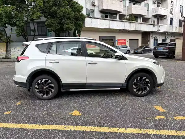 Toyota RAV4 2017