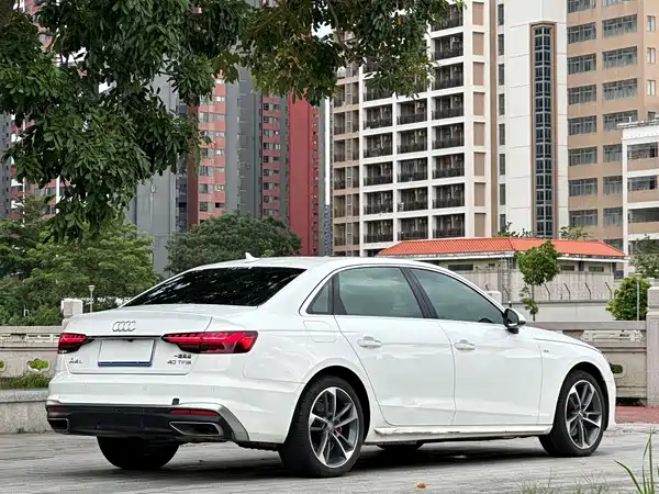 Audi A4L 2021