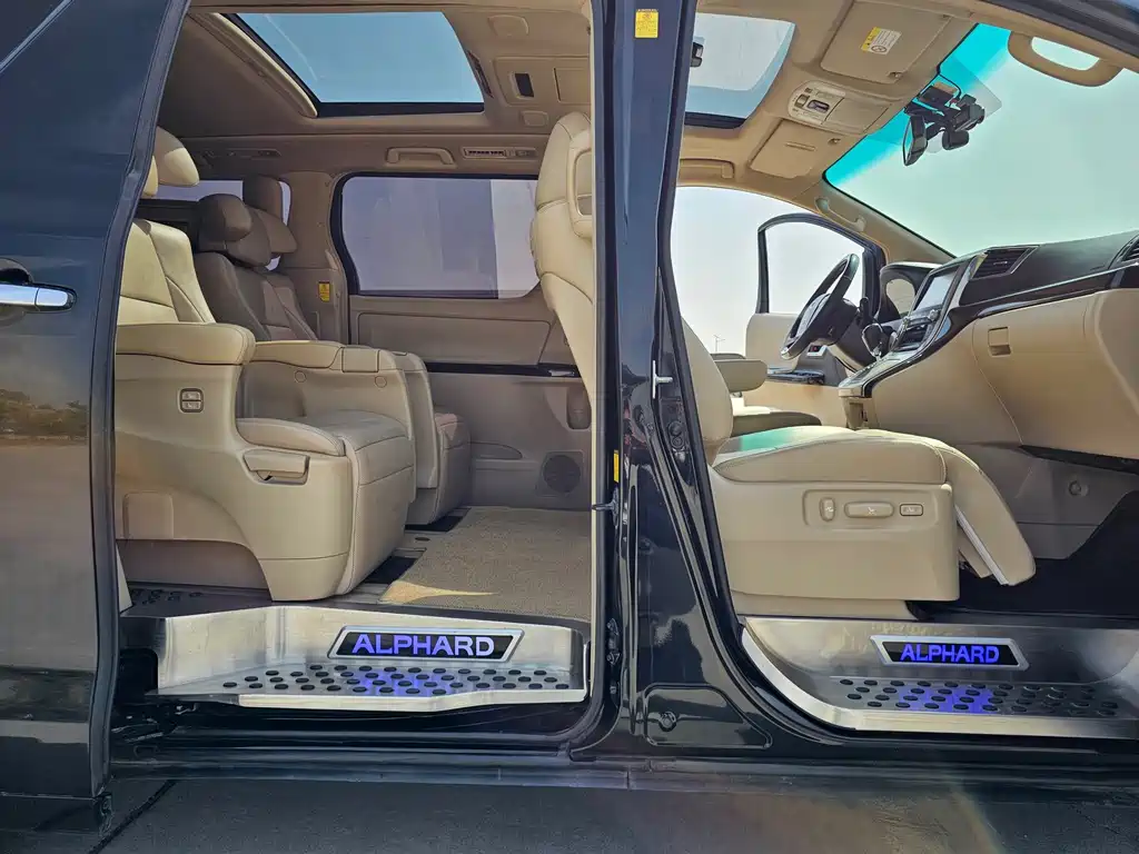 Toyota Alphard 2012 — фото 25