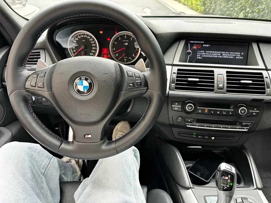 BMW X5 M 2011 — фото 12