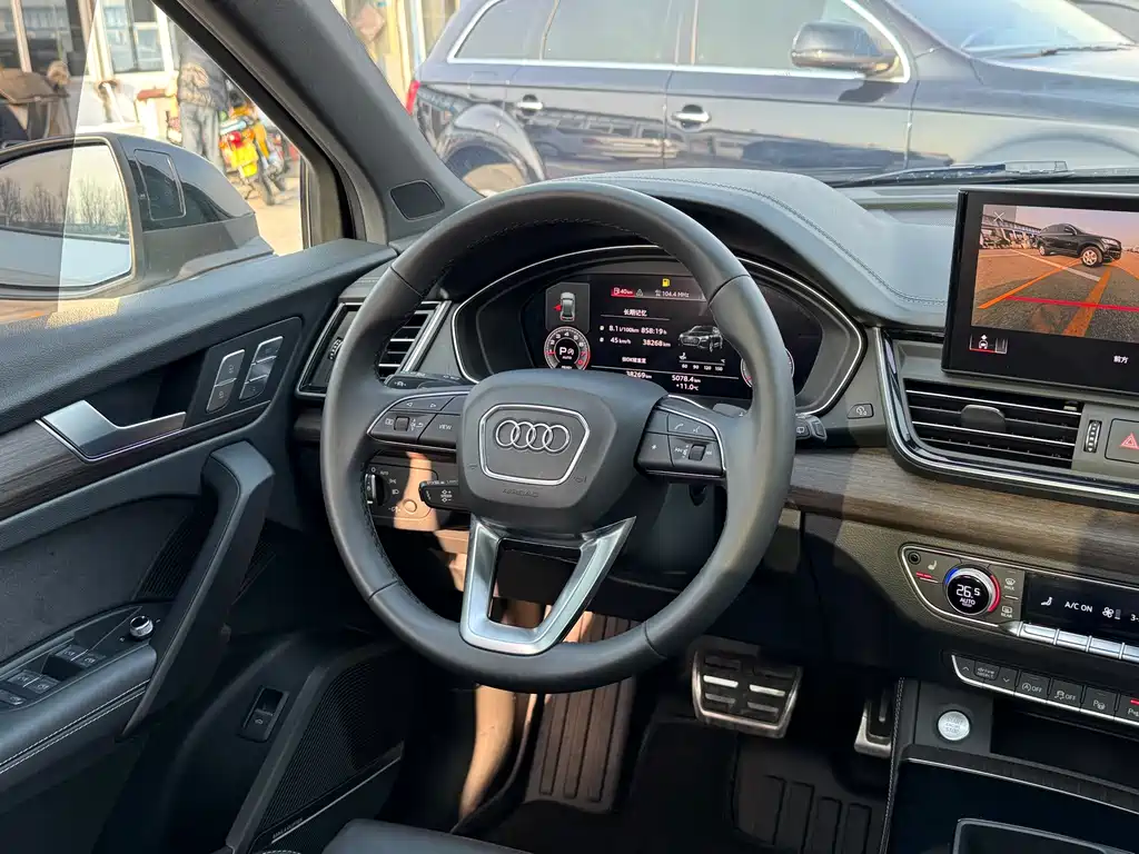 Audi Q5L 2023 — фото 12