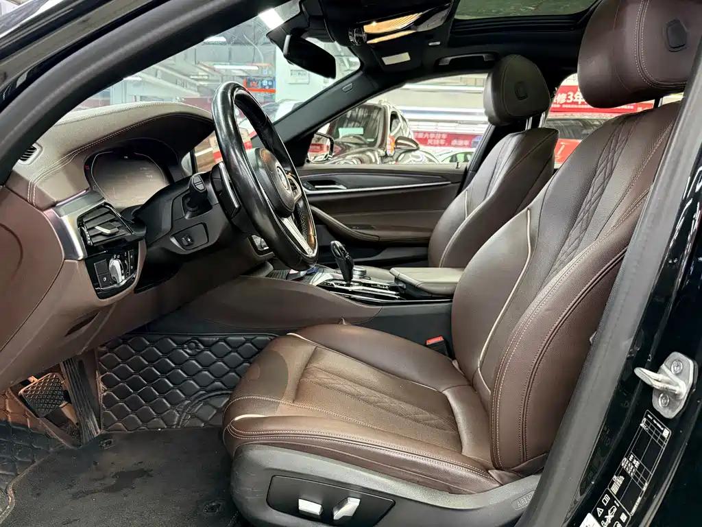 BMW 5 Series 2021 — фото 13