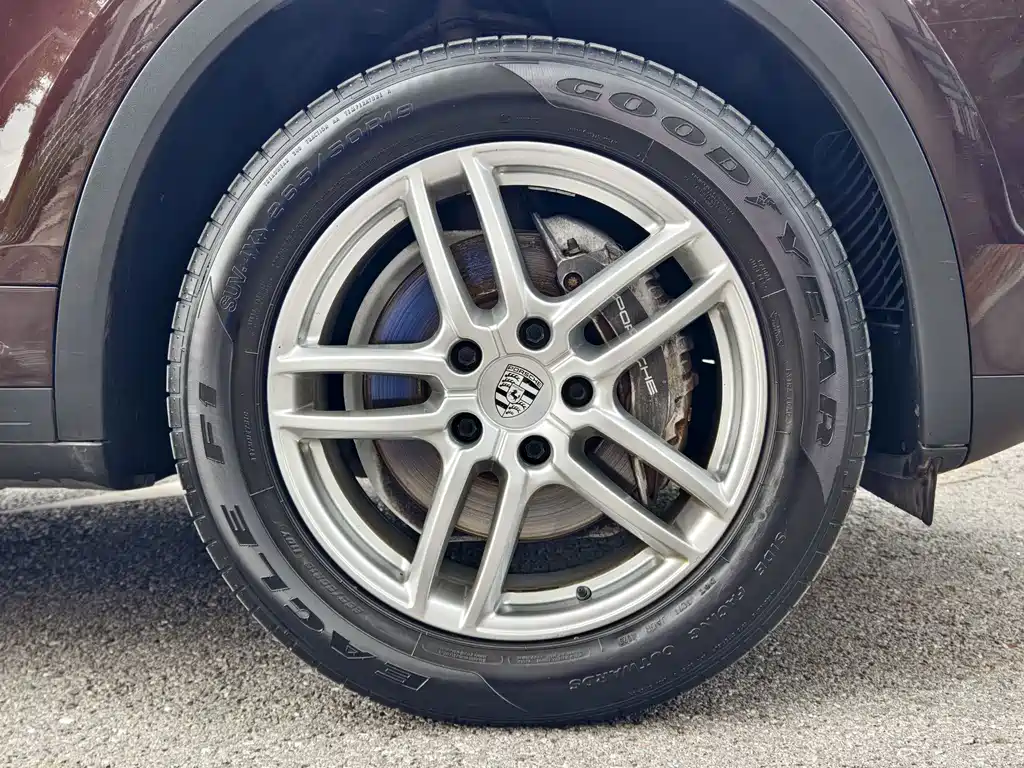Porsche Cayenne 2015 — фото 17