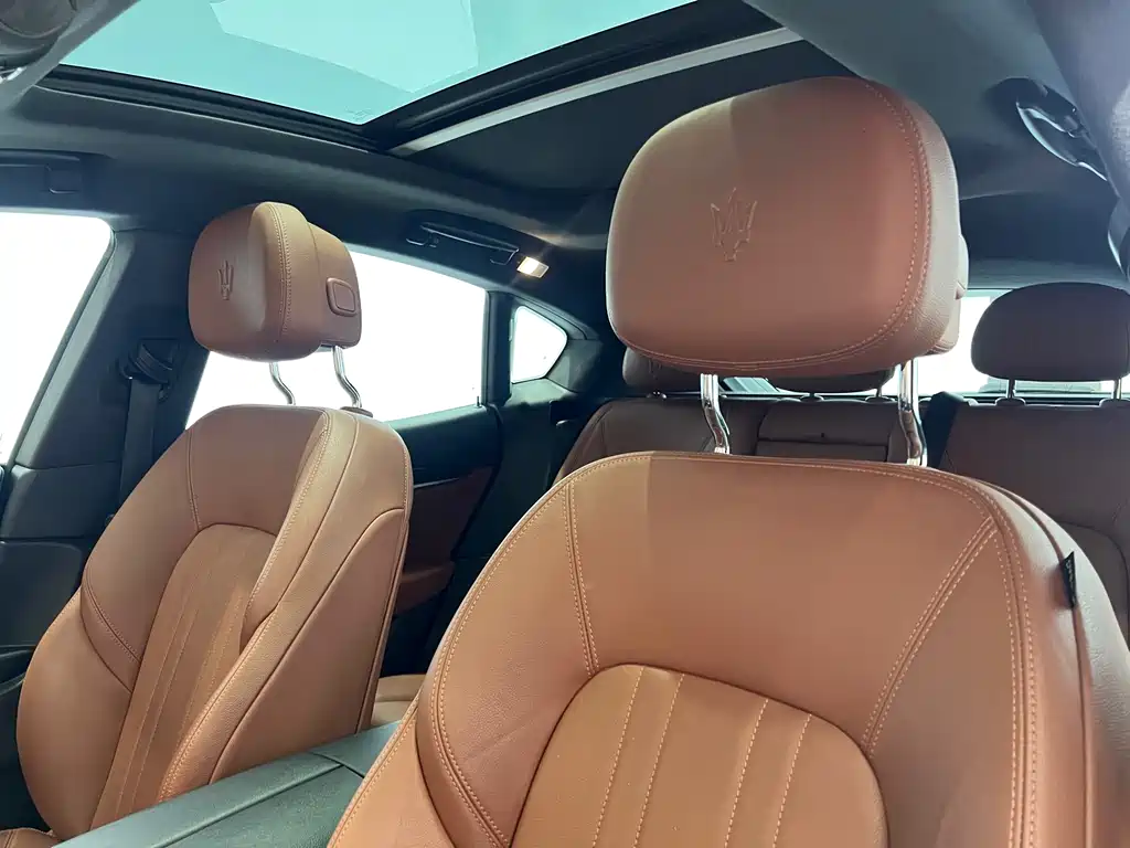 Maserati Levante 2019 — фото 11