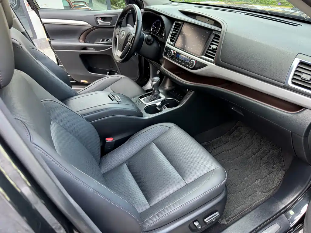 Toyota Highlander 2021 — фото 10