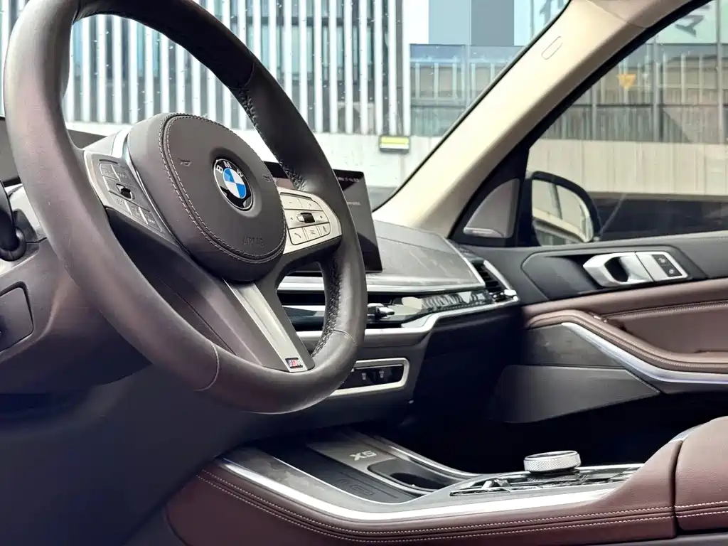 BMW X5 2025 — фото 8