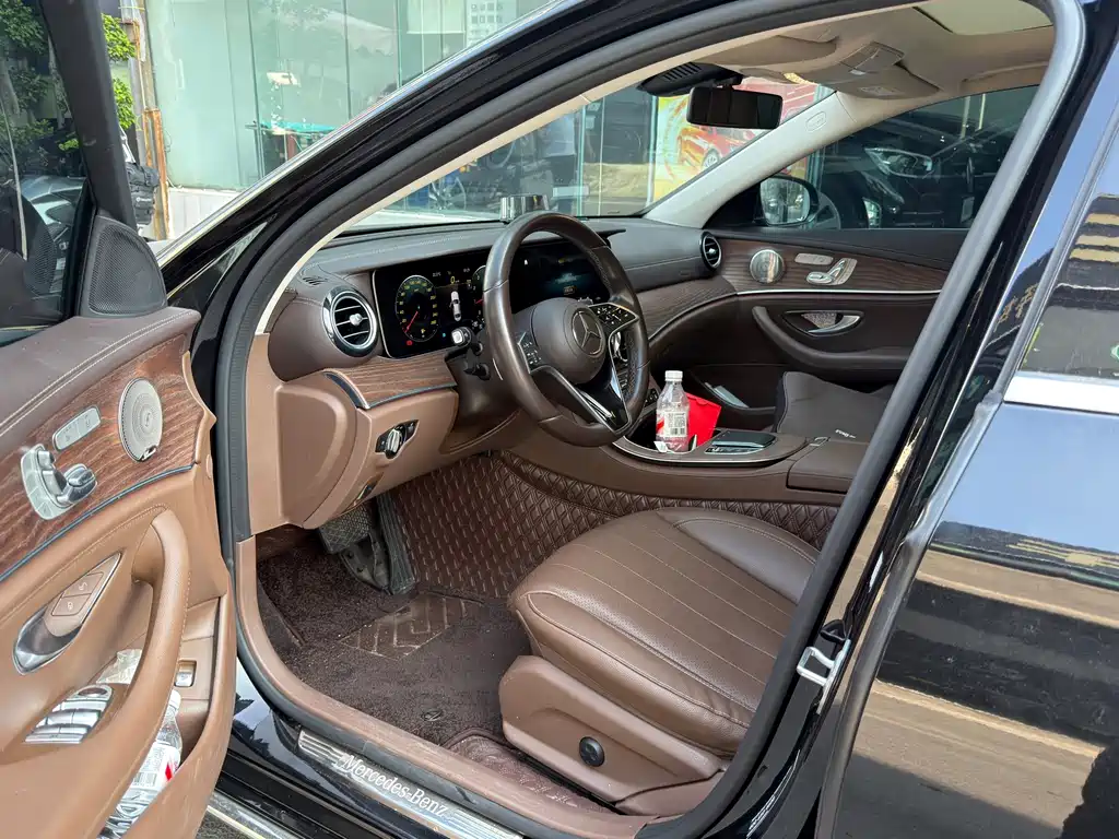 Mercedes-Benz E-Class 2023 — фото 4