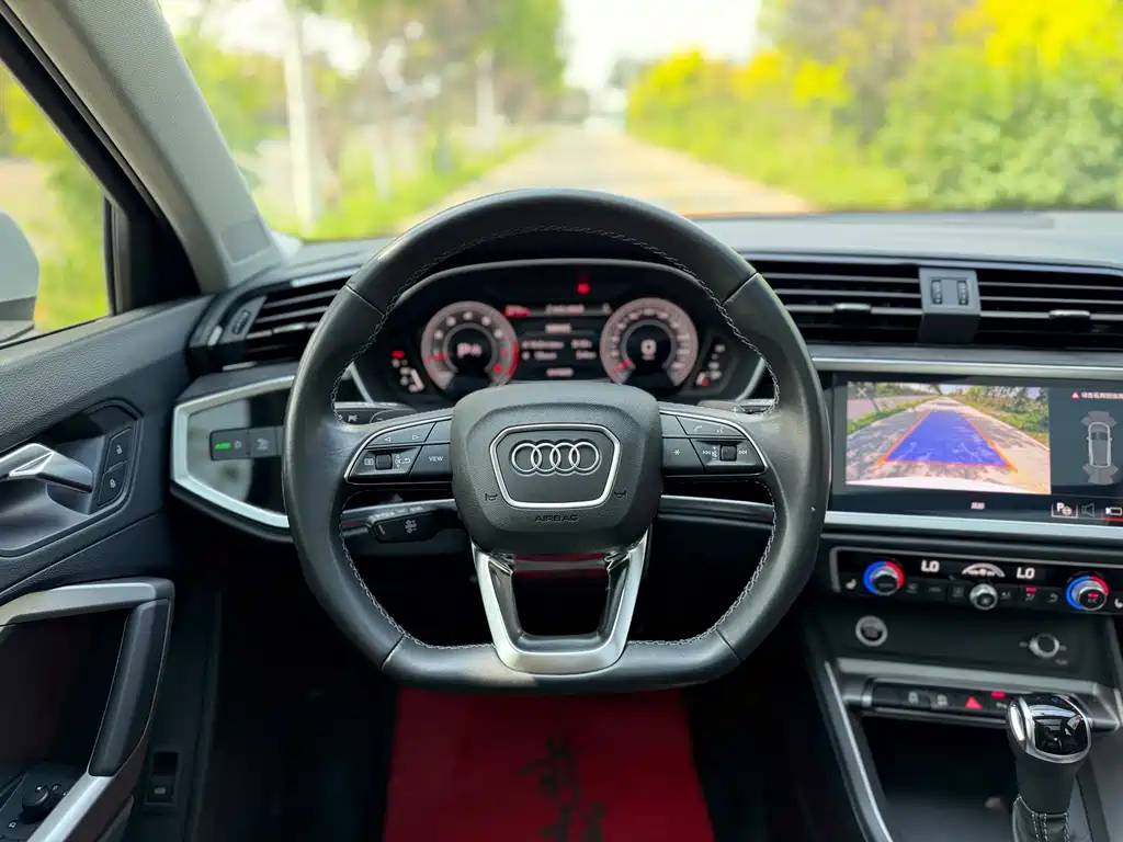 Audi Q3 2022 — фото 13